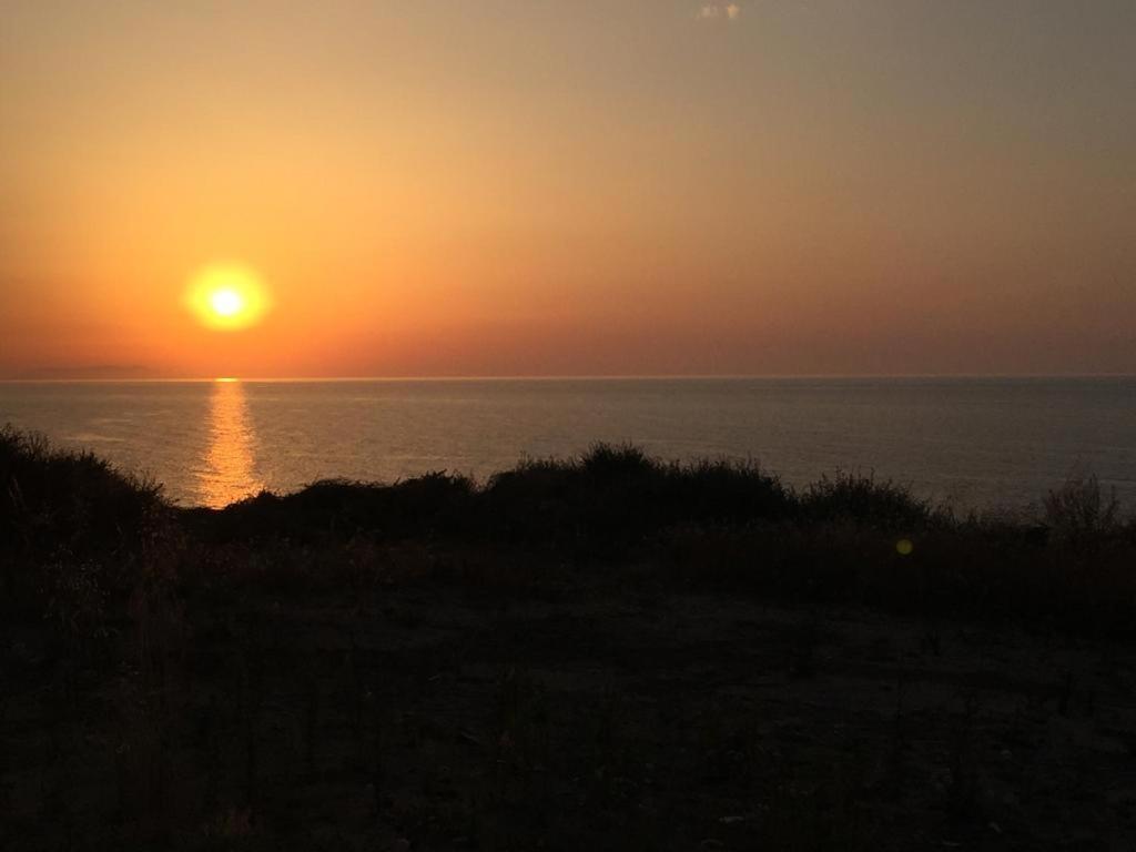 Apartment Tramonto Sea-Front วัลเลดอเรีย ภายนอก รูปภาพ